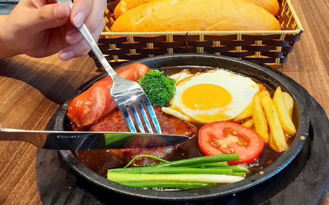 banh-mi-chao-phu-ong-nguyen-quy-uc