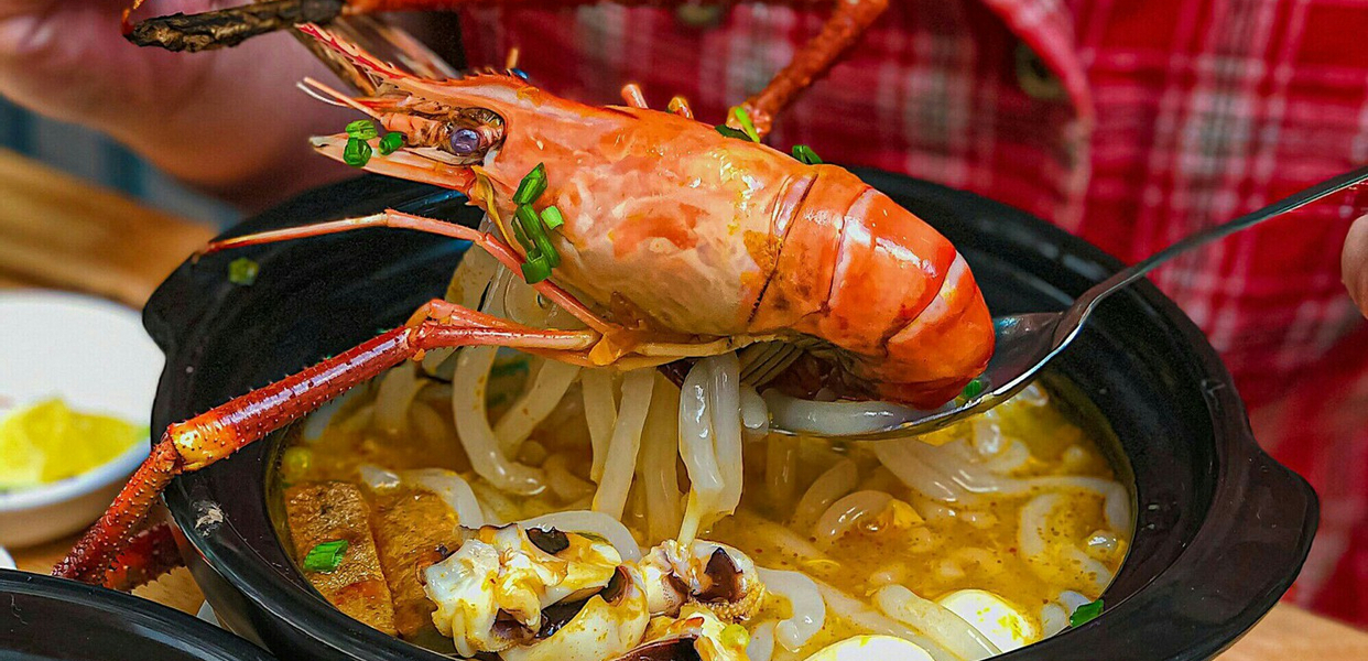 banh-canh-thi-banh-canh-tom-cang-xanh-tran-binh-trong