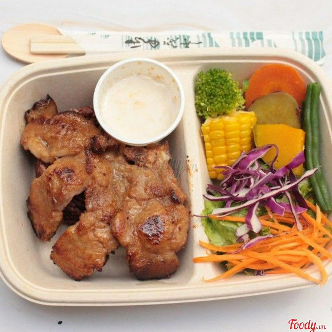 heo-cot-let-sot-bbq-pork-cutlet-w-bbq-sauce