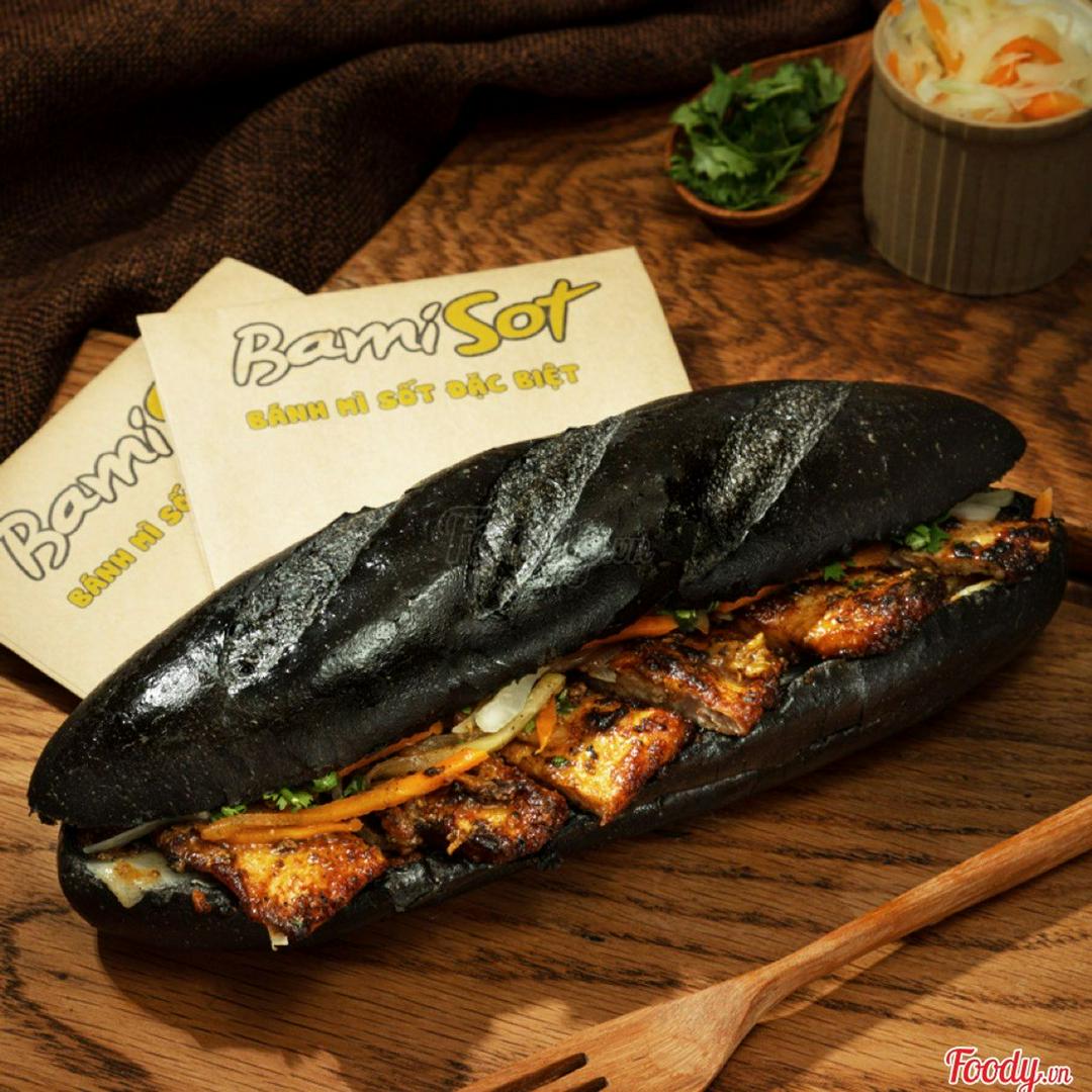 banh-mi-bong-em-than-heo-nuong