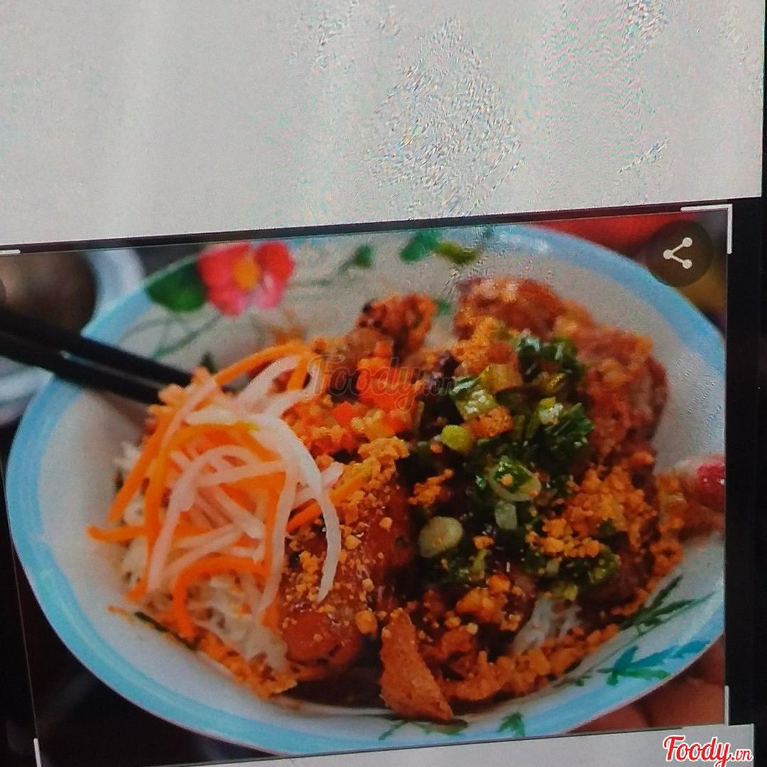 combo-bun-thit-nuong-1-ly-tra-sua-full-topping