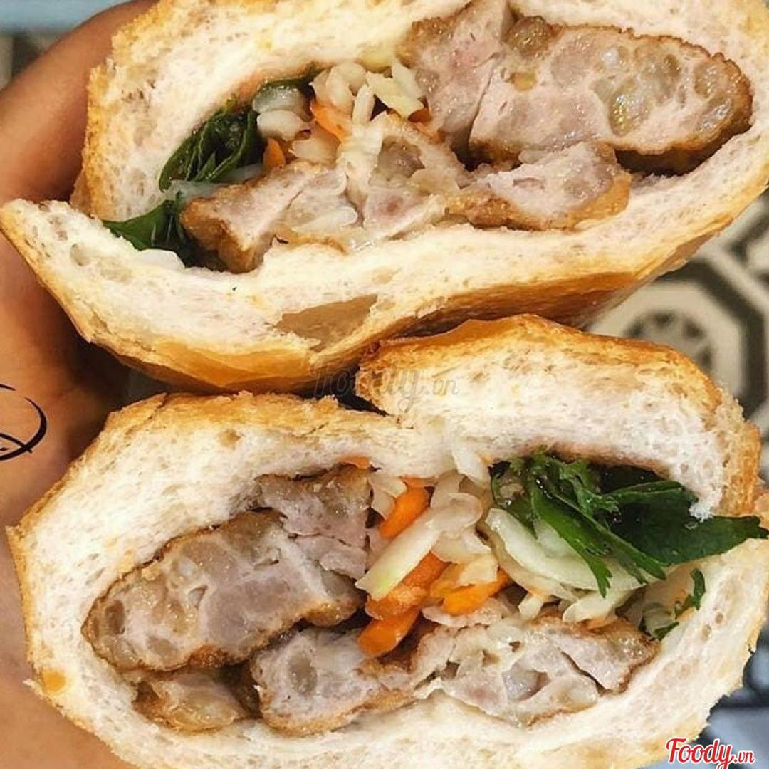banh-mi-pate-cha-com