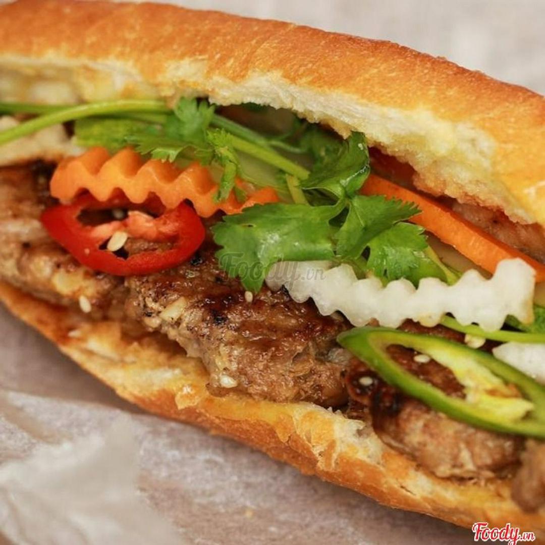 banh-mi-thap-cam