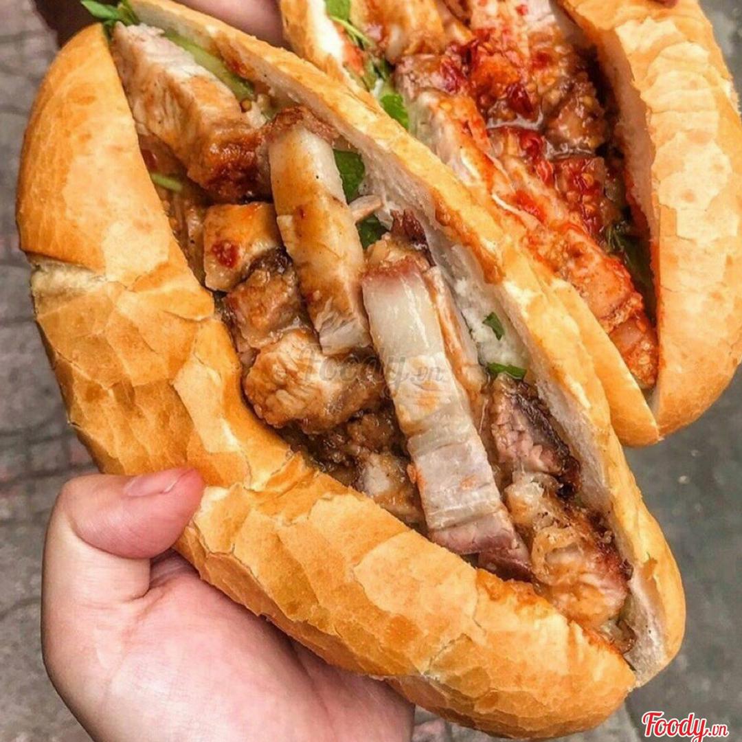 banh-mi-heo-quay