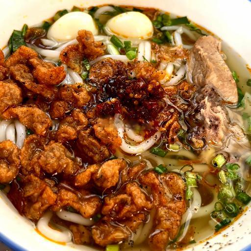 banh-canh-ay-u-cha-ca-trung-cut-xuong-to-nho