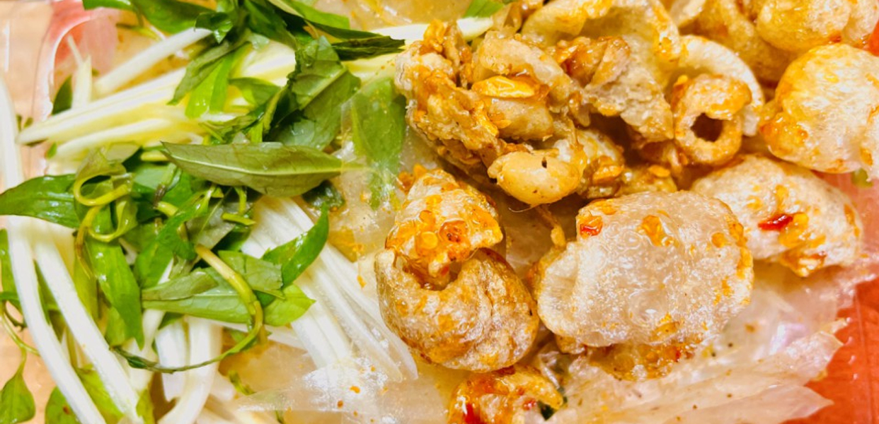 Cô-Thanh---Bánh-Tráng-Trộn-Phơi-Sương-&-Ăn-Vặt---Quốc-Lộ-13