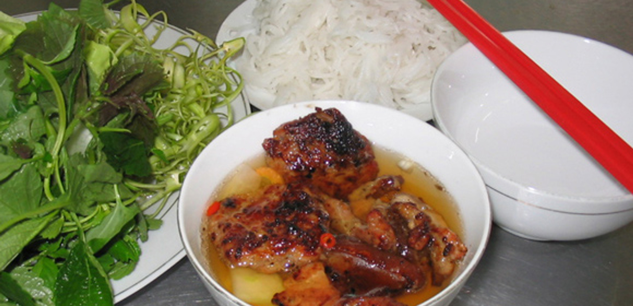 trang-bun-cha-gia-truyen-uong-song-nhue