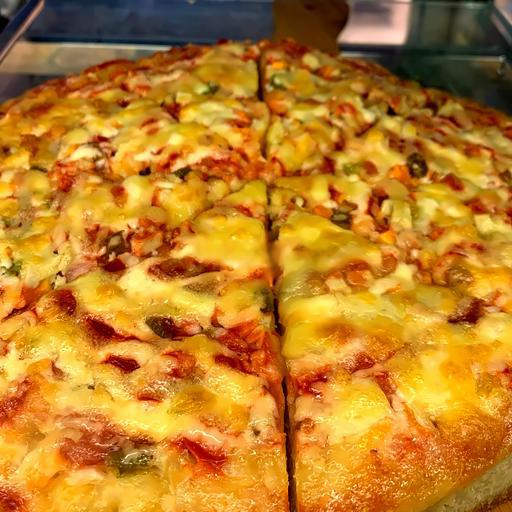 pizza-thap-cam-tam-giac