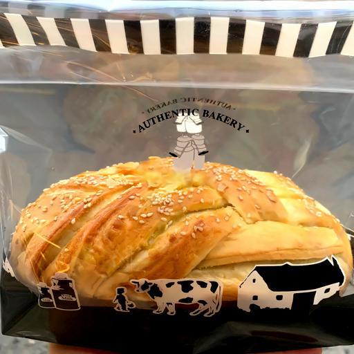 banh-mi-hoa-cuc-au-xanh