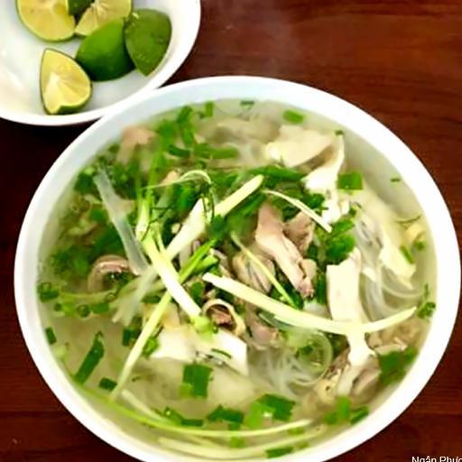 pho-ga-ui-canh-lung-nuoc