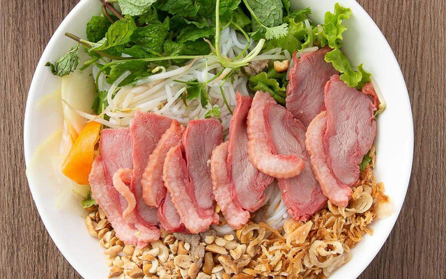 bun-tron-hoang-anh-tran-quoc-hoan