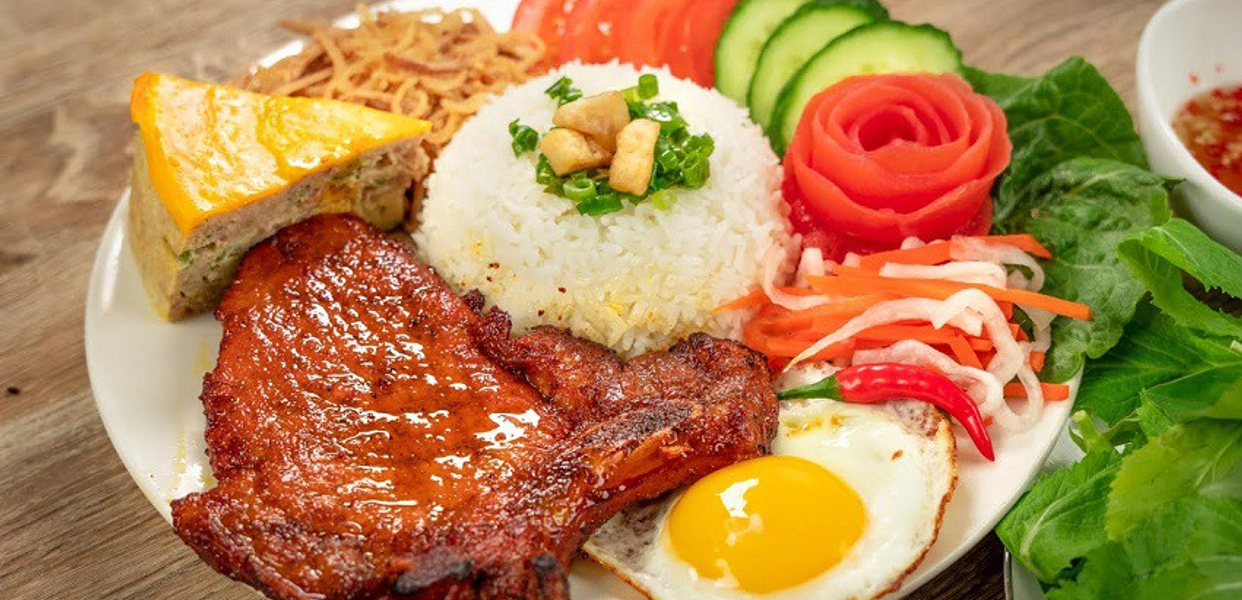 com-tam-quyen-hoa-hung