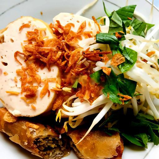 banh-cuon-thit-ay-u