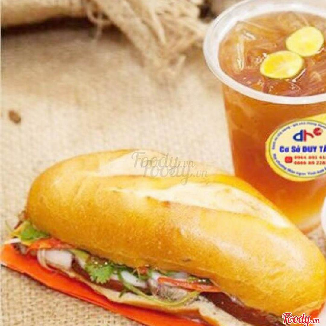banh-mi-pate-cha-nong-tra-quat-tuoi