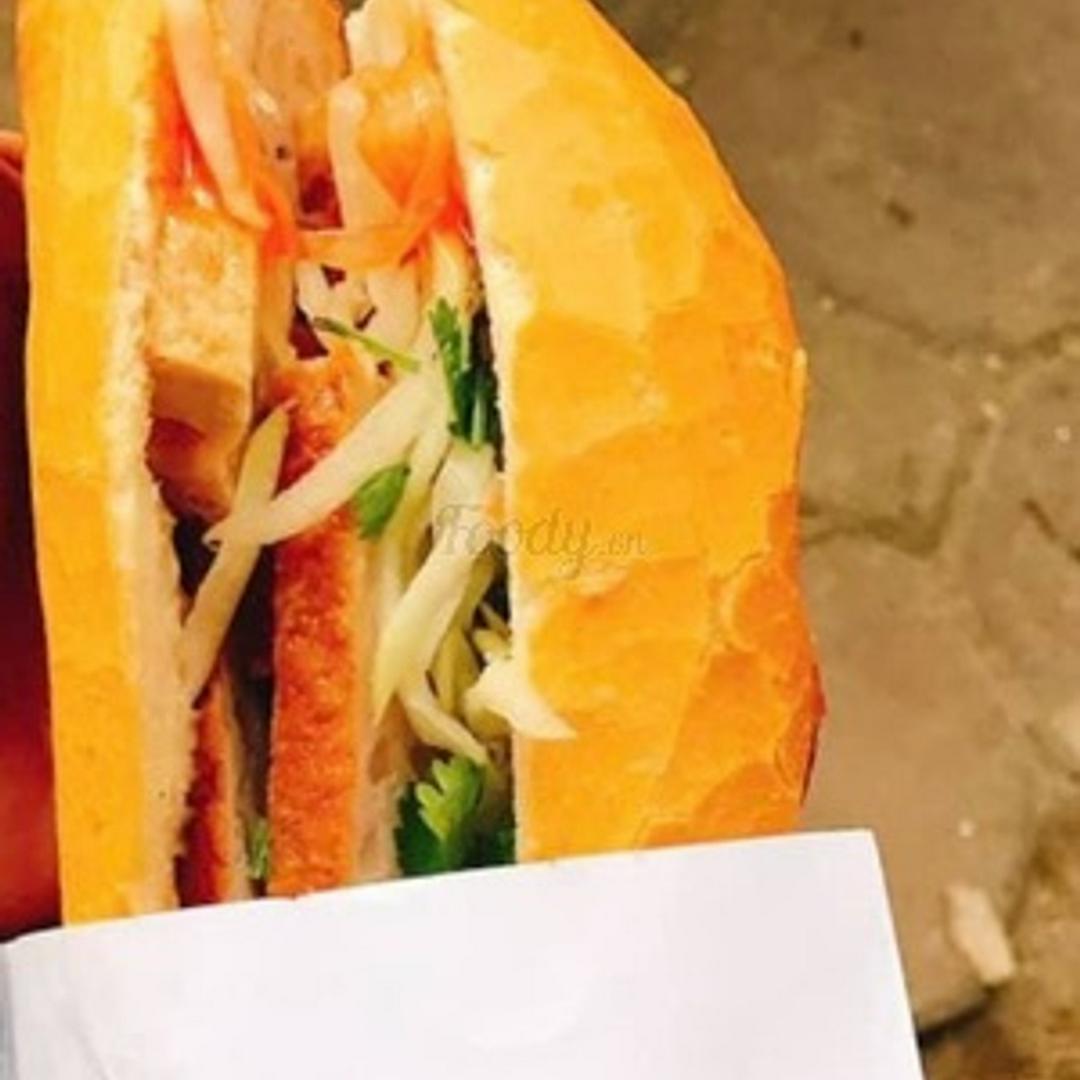 banh-mi-cha-nong