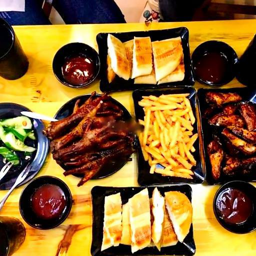 combo-4-chan-2-canh-2-banh-mi