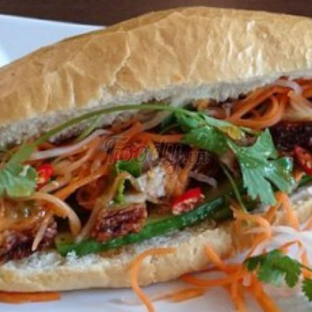 banh-mi-gio-cha-thap-cam