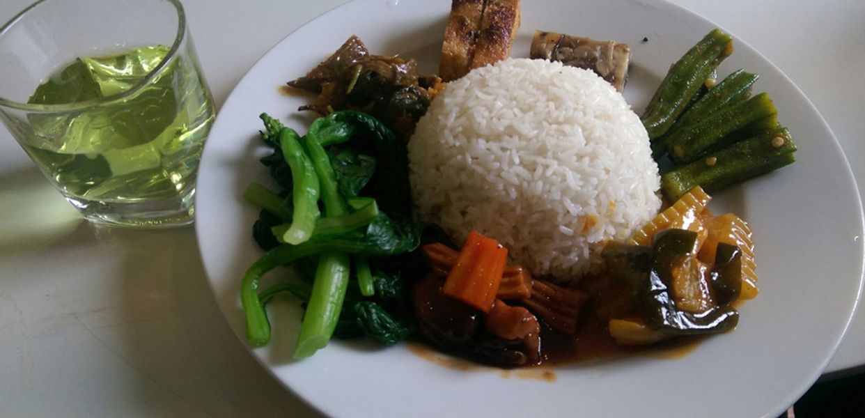 chay-hoa-sen-com-chay-tu-chon-nguyen-thai-binh