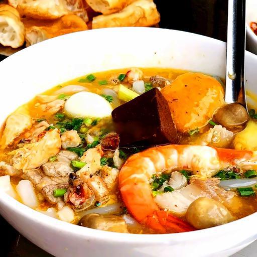 banh-canh-ay-u-co-banh-quay