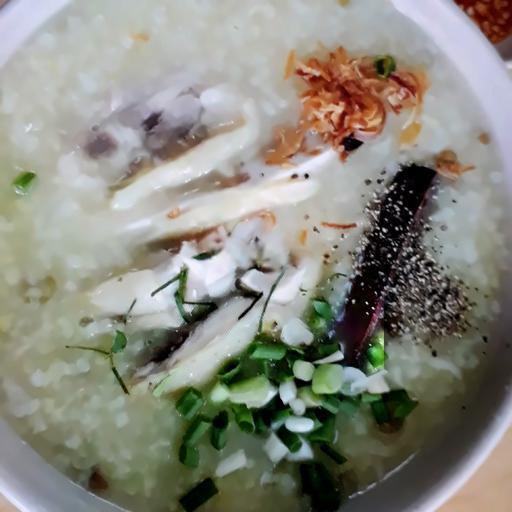 chao-ga-gia-gom-hop-nhua