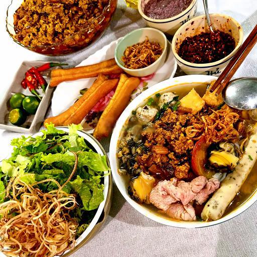 bun-rieu-cua-bo-gio-tai-moc-au