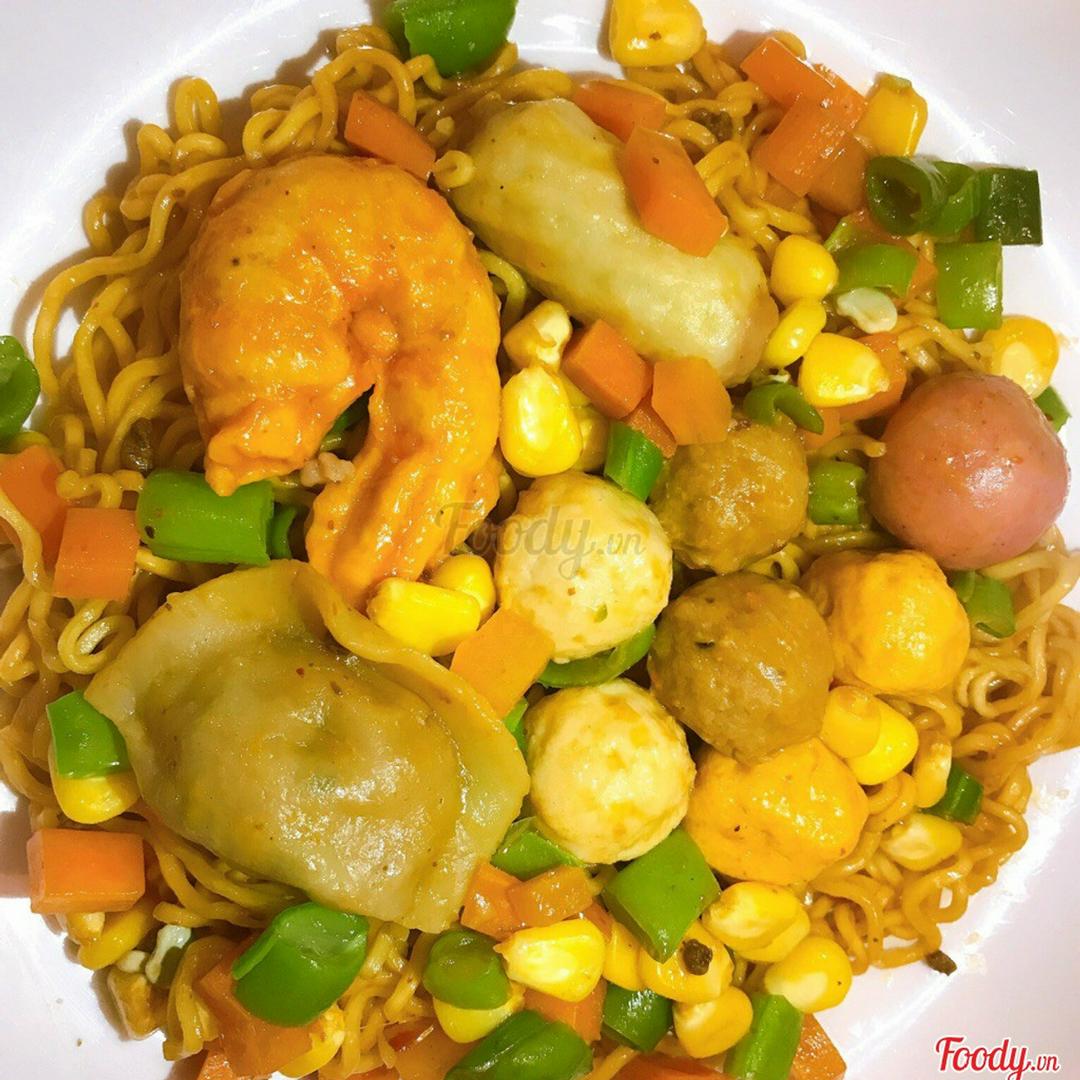 mi-tron-thap-cam-nhieu-mi