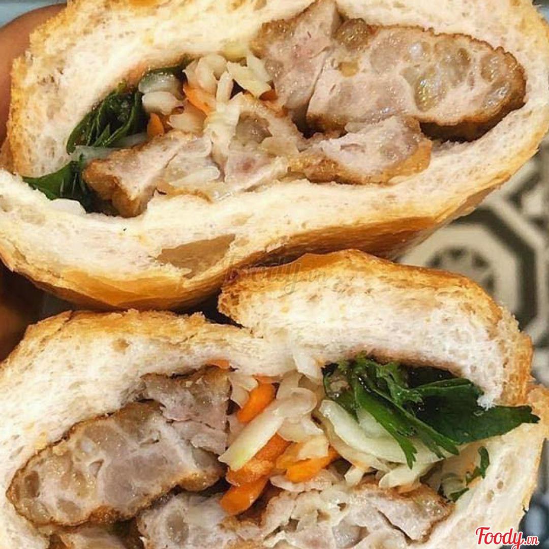 banh-mi-pate-cha-com