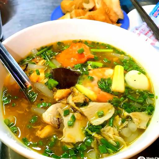 banh-canh-thit-heo-tom