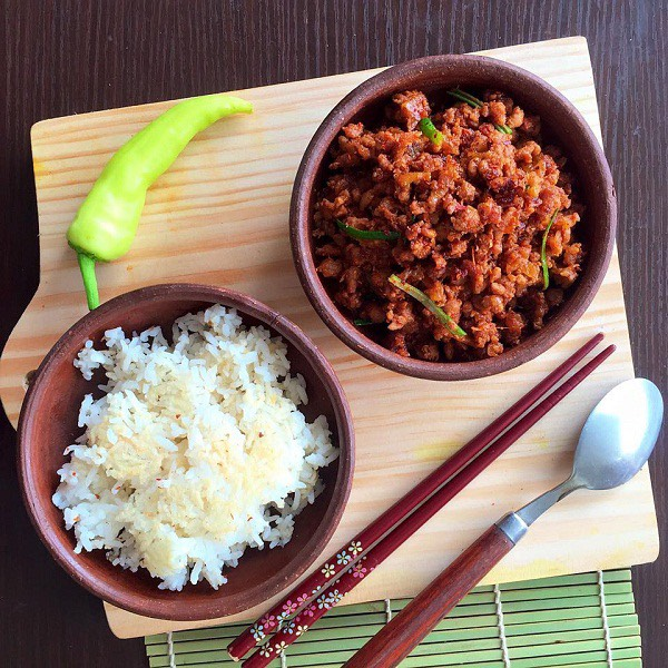 com-nieu-thit-chung-mam-tep