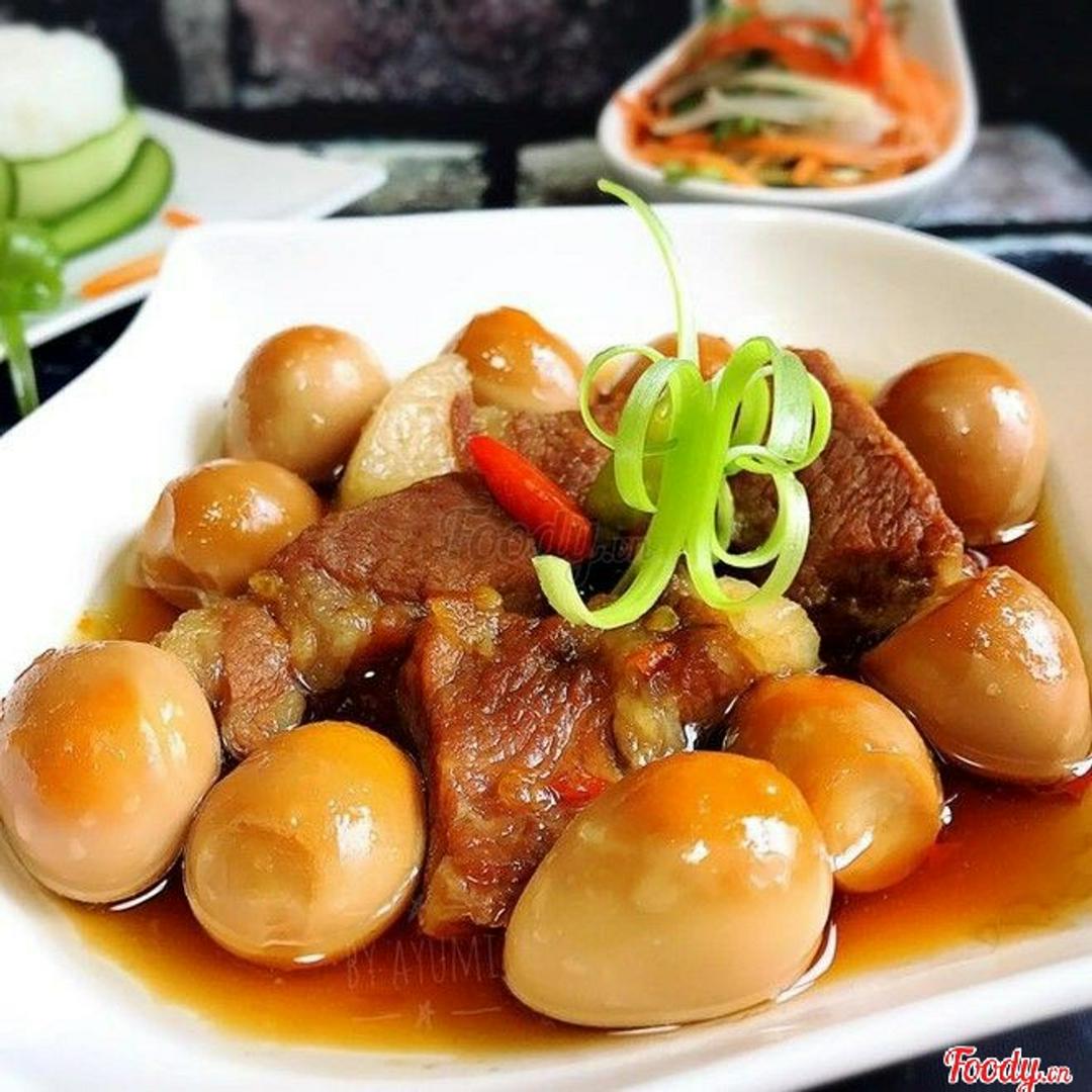 com-thit-kho-trung-tra-ao