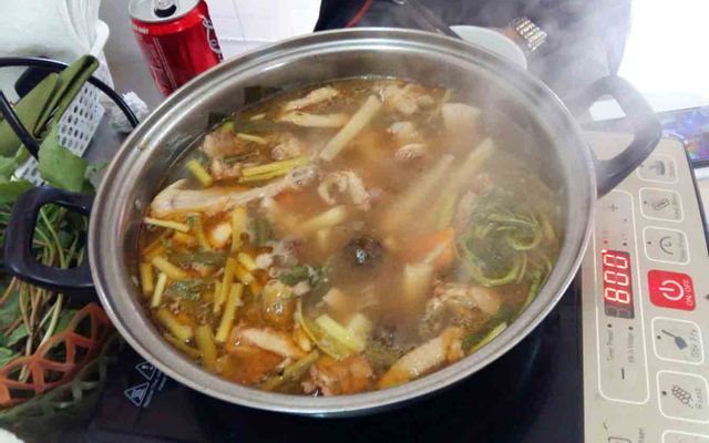 Quán-Vịt-Quê---Bún-Miến-Ngan,-Rượu-Nếp-Quê---Chợ-Thái-Hà