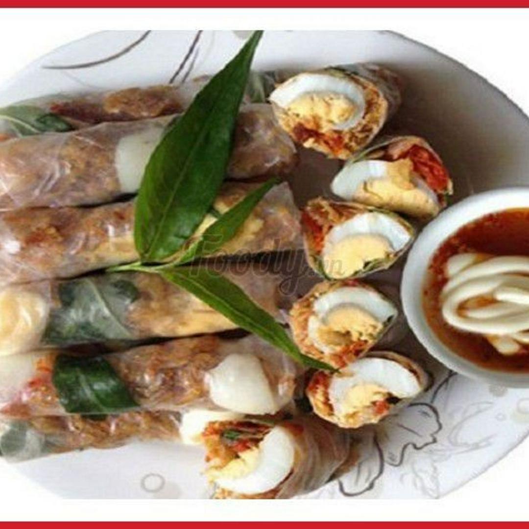 banh-trang-cuon-cham-sot-ac-biet