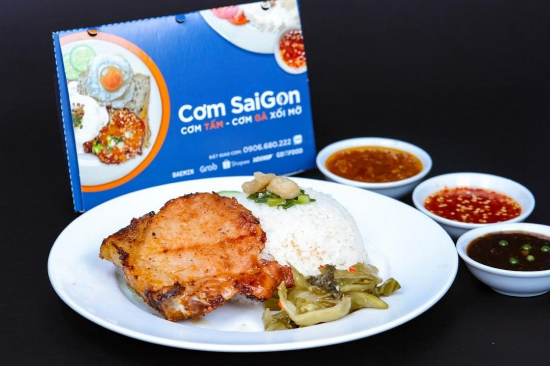 com-suon-xot-tieu-xanh