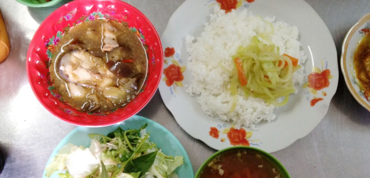 quan-o-le-bun-bo-hue-bun-moc-tan-canh