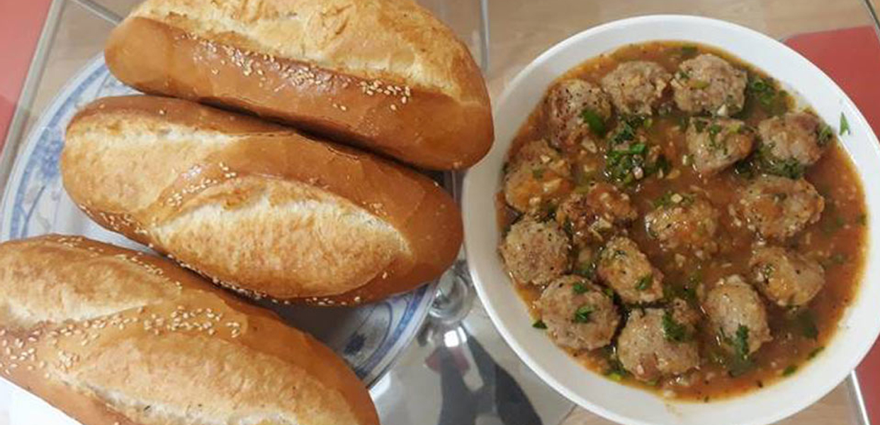 quan-tram-banh-mi-xiu-mai-va-xoi-ga-nguyen-thi-thap