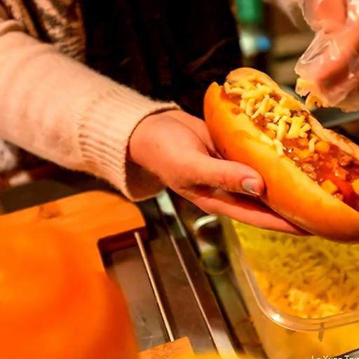 hotdog-truyen-thong-sot-bo-bam