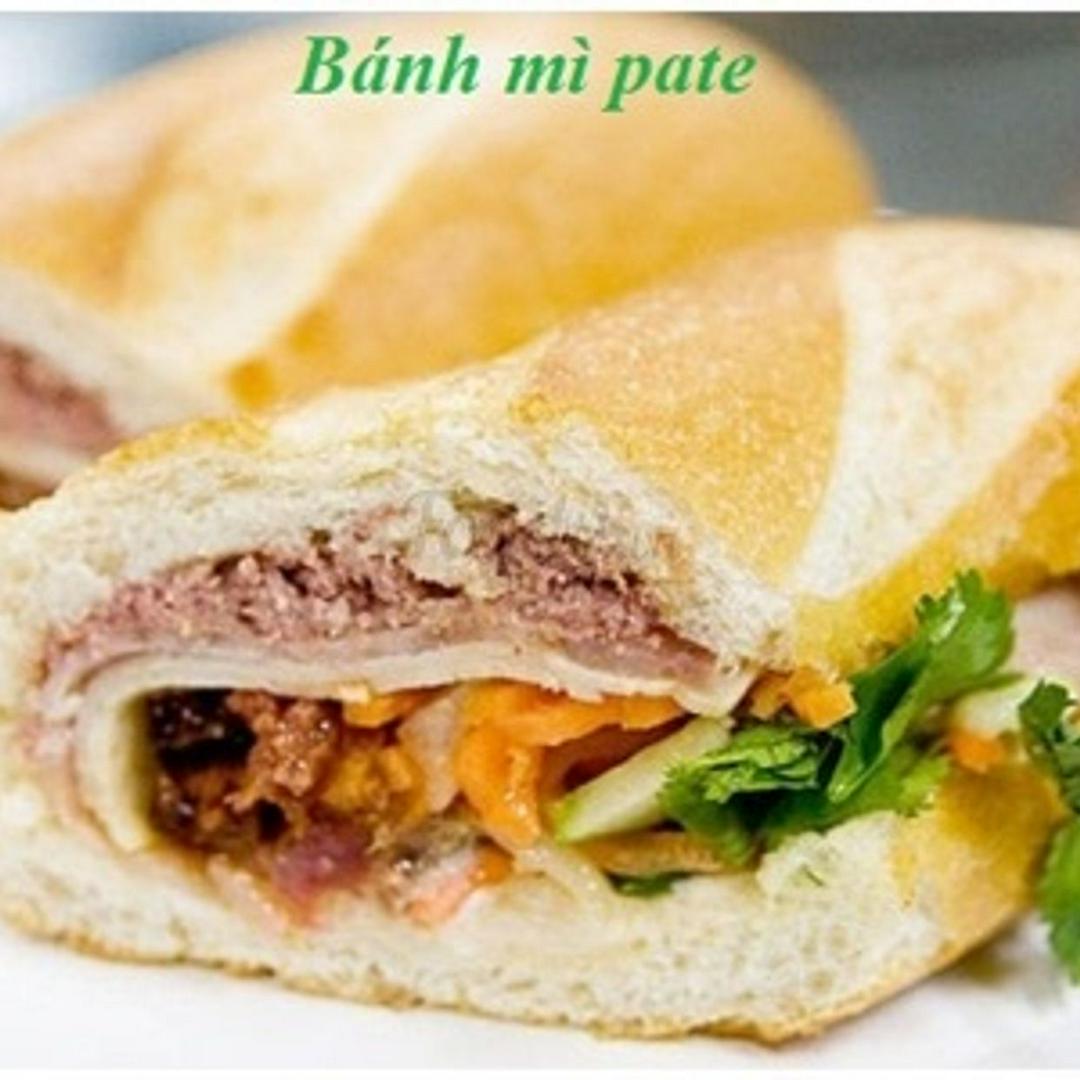 banh-mi-pate-cha-nong