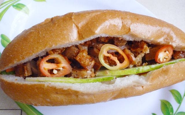 phuc-hai-banh-mi-banh-hoi-heo-quay-nguyen-thuong-hien