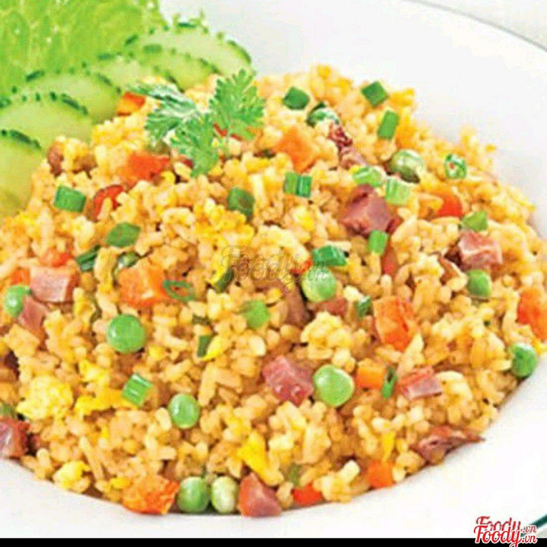 com-rang-thap-xuc-xich