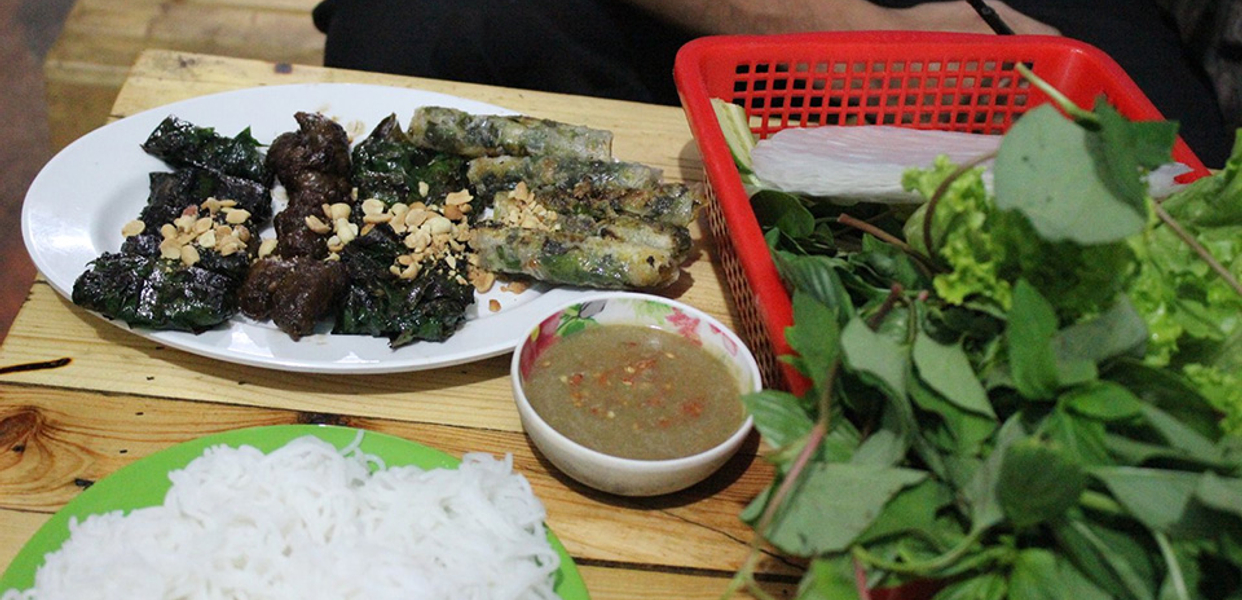 quan-co-tuy-2-bo-la-lot-pham-van-hai