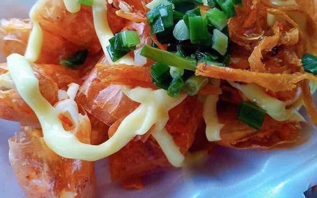 phuong-thao-banh-trang-tron-bau-cat