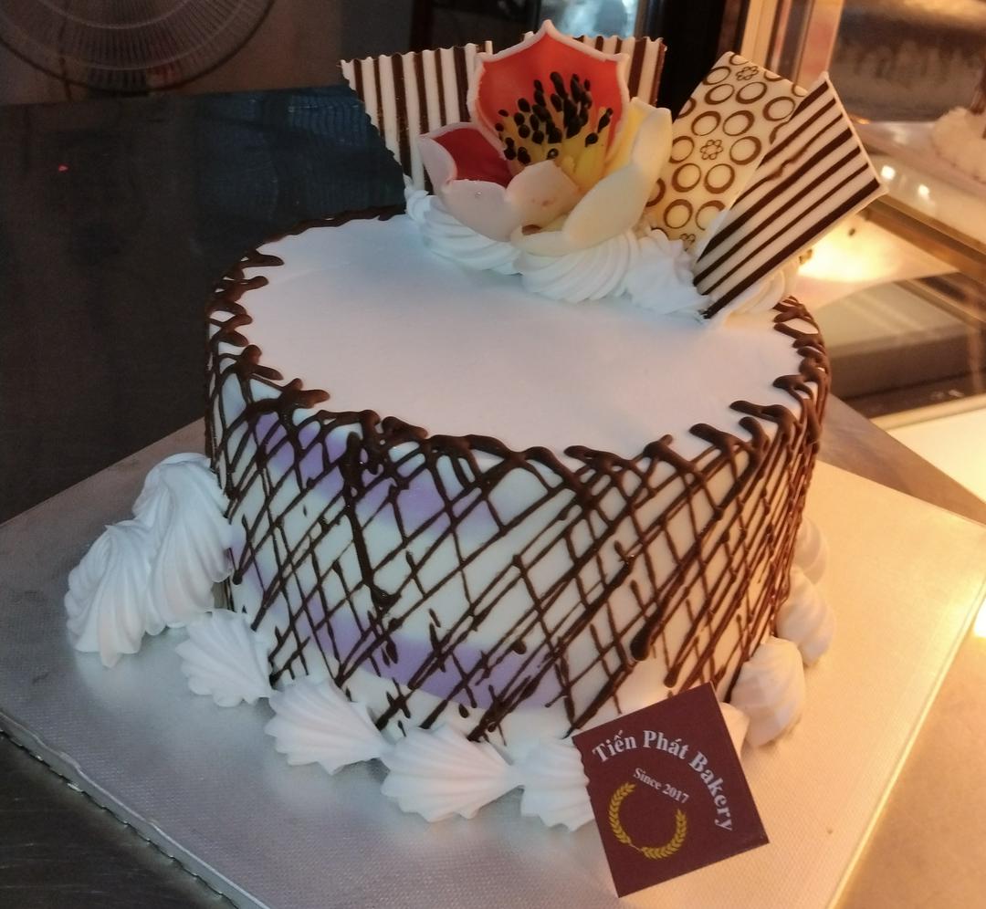 banh-kem-socola-14x10cm-mau-ngau-nhien