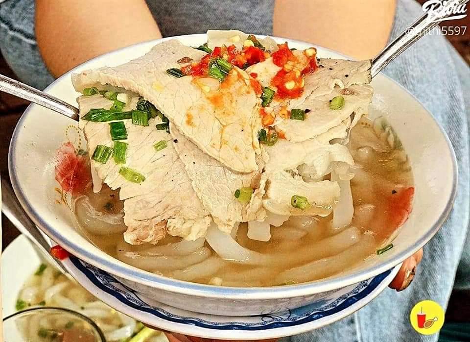 banh-canh-thit-trung-cut