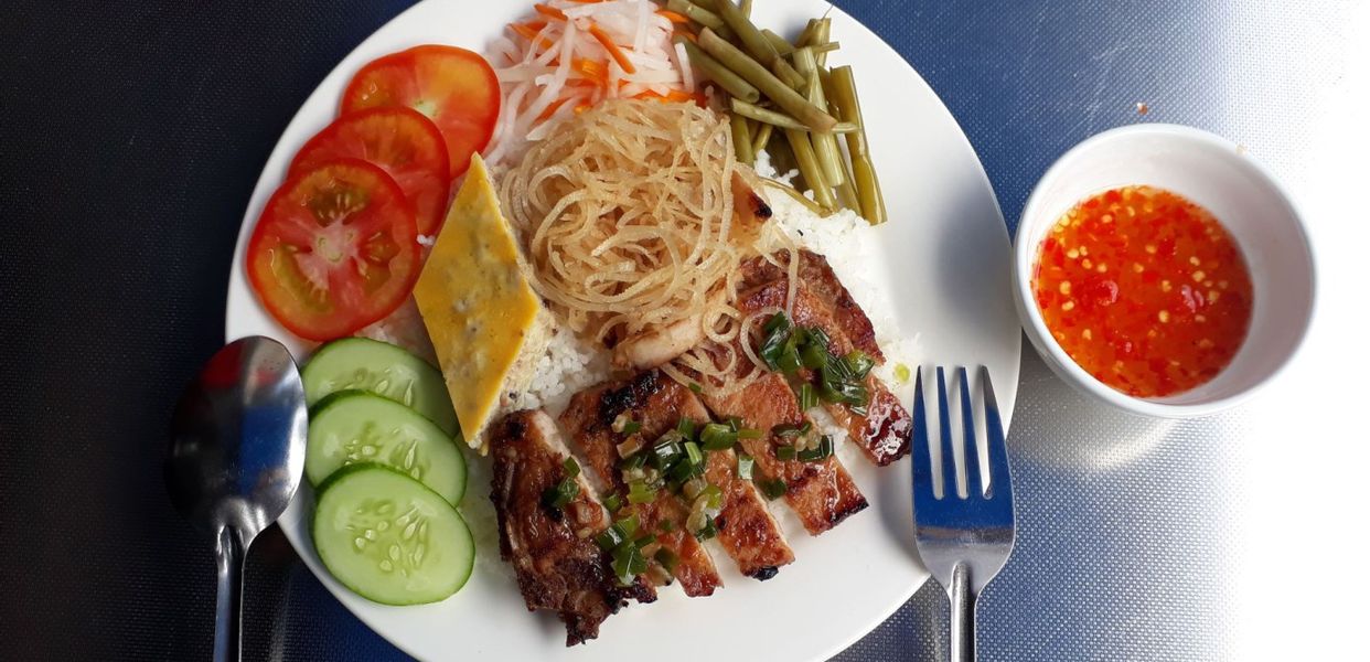 Chè-Và-Cơm-Tấm-Sài-Gòn---Ngọc-Lâm