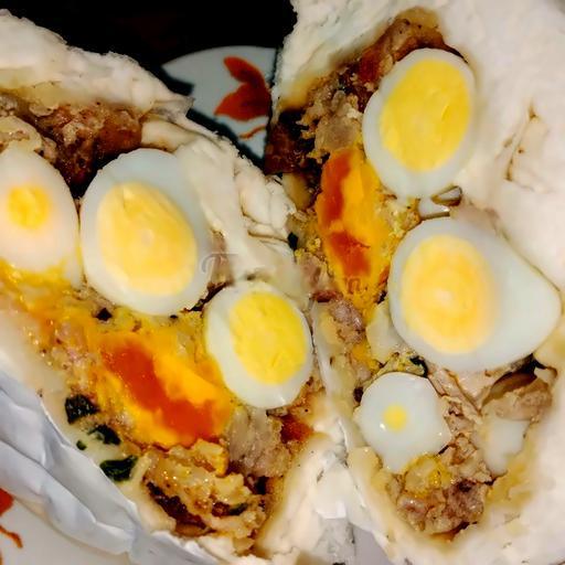 banh-bao-2-trung-cut