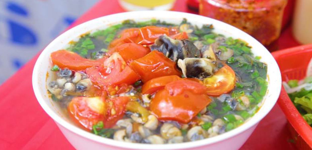 banh-a-cua-2-trang-tien