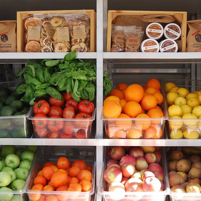 but-quan-nuoc-ep-trai-cay-nguyen-chat-o-an-vat