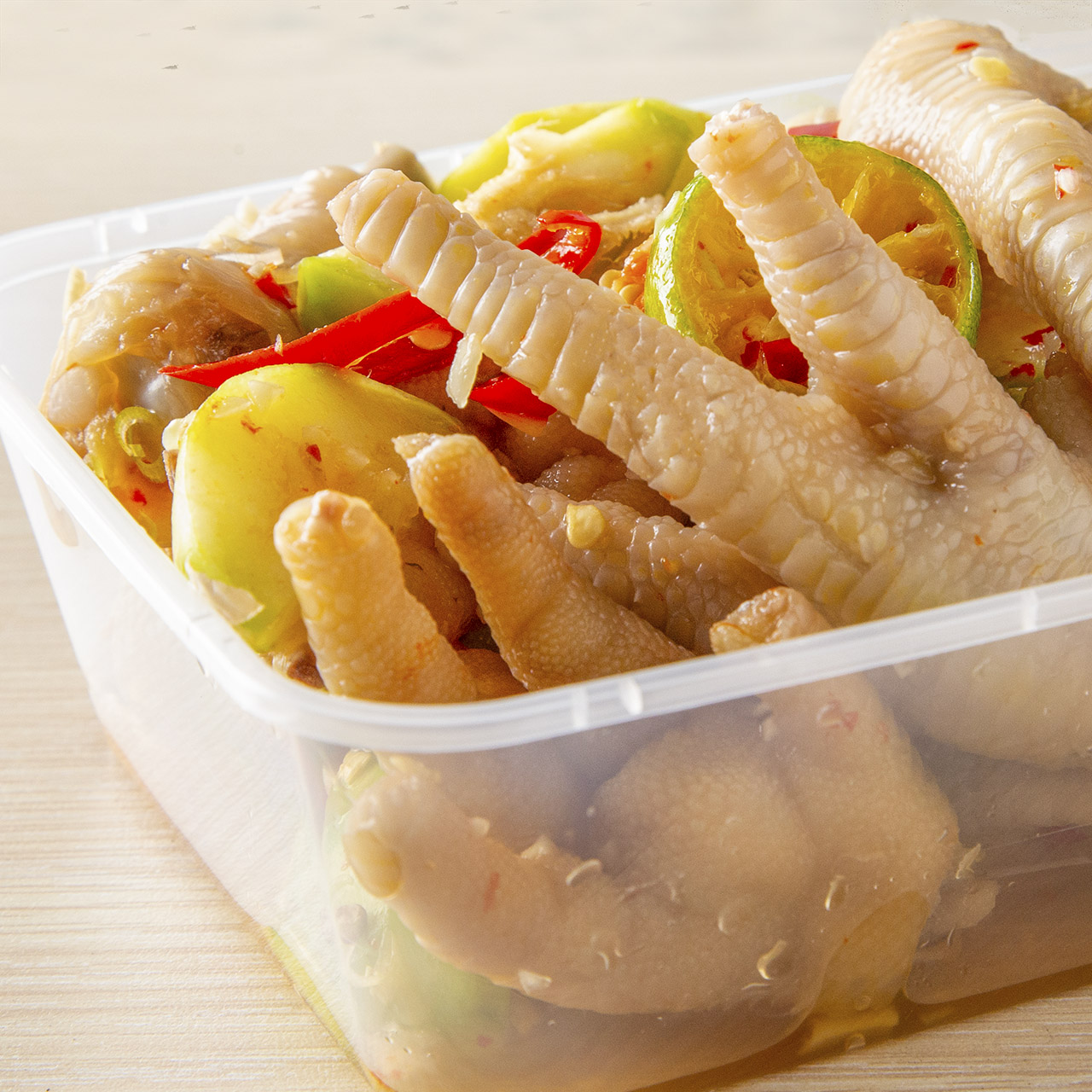 bep-chan-ga-cach-mang-thang-tam