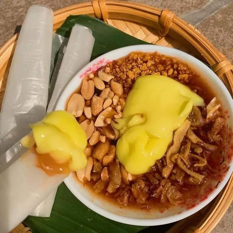 banh-trang-cham-sot-ac-biet