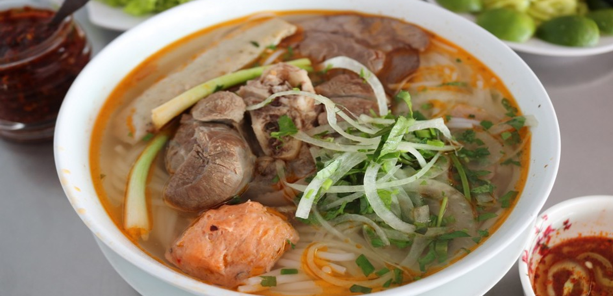 Bếp-Mẹ-Tony---Bún-Bò-Huế-Và-Sữa-Chua-Phô-Mai-Đà-Lạt--Võ-Thị-Sáu